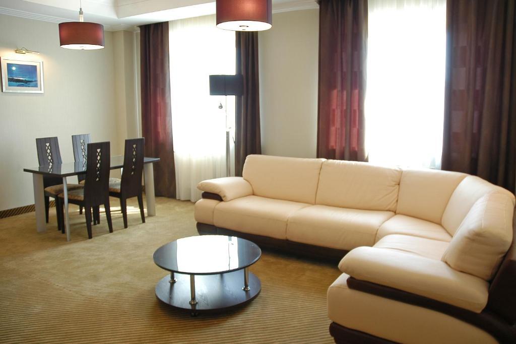 Hotel Westa Minsk Ruang foto