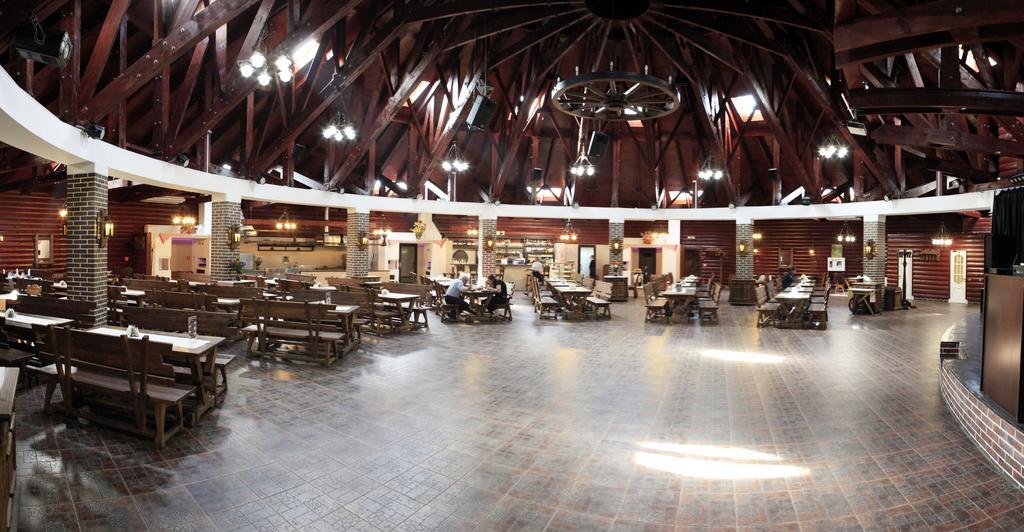 Hotel Westa Minsk Bagian luar foto
