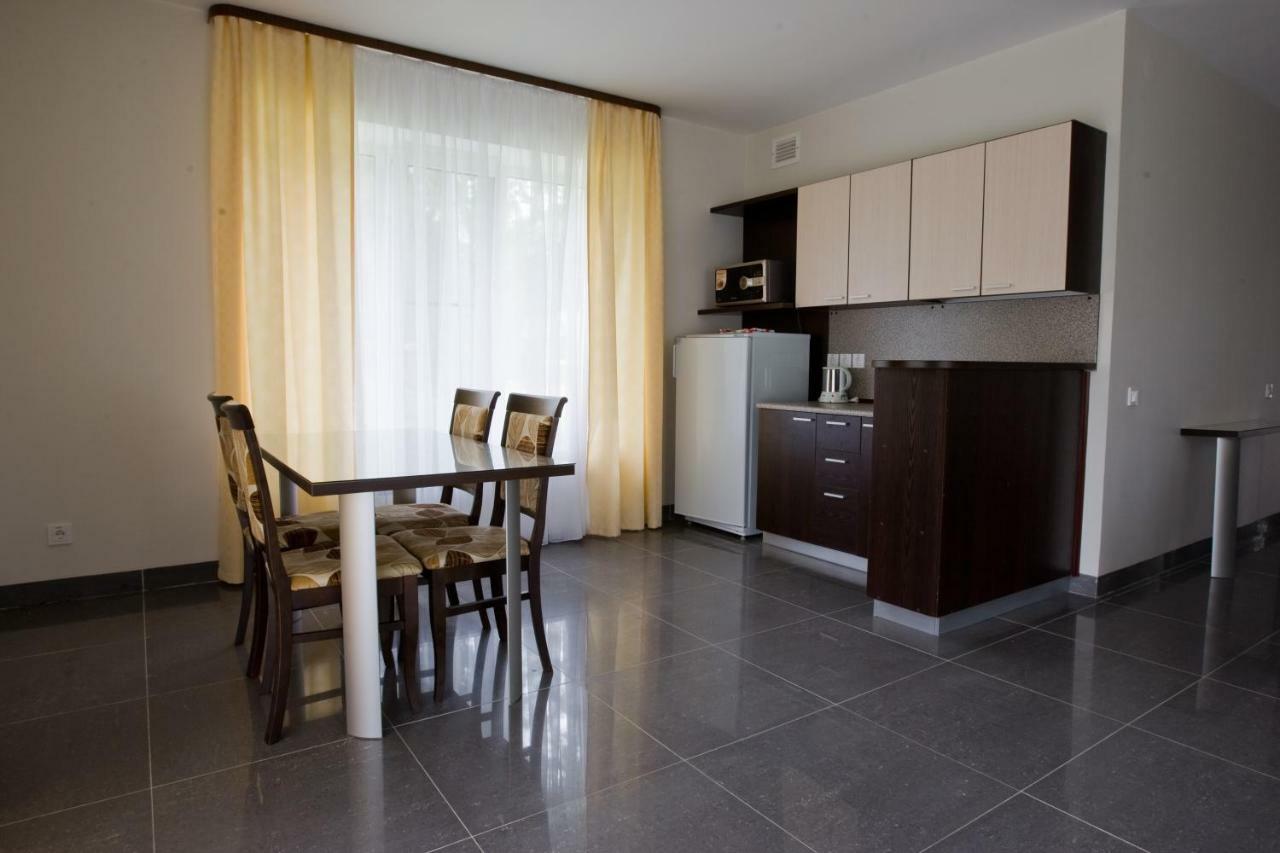 Hotel Westa Minsk Bagian luar foto